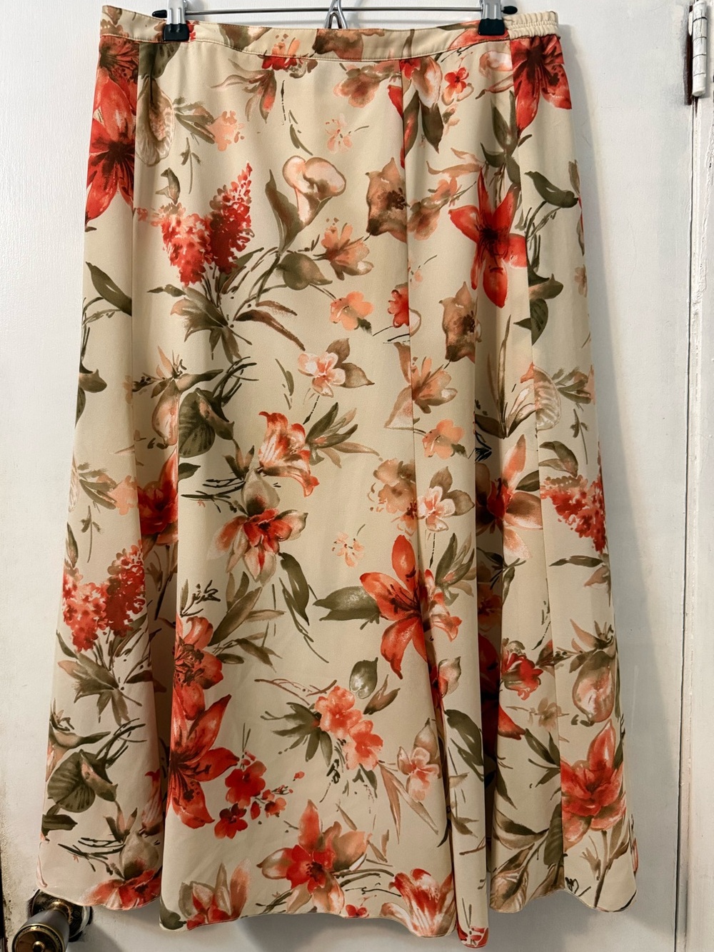 Basler Floral Patterned A-Line Skirt in Cream and Coral